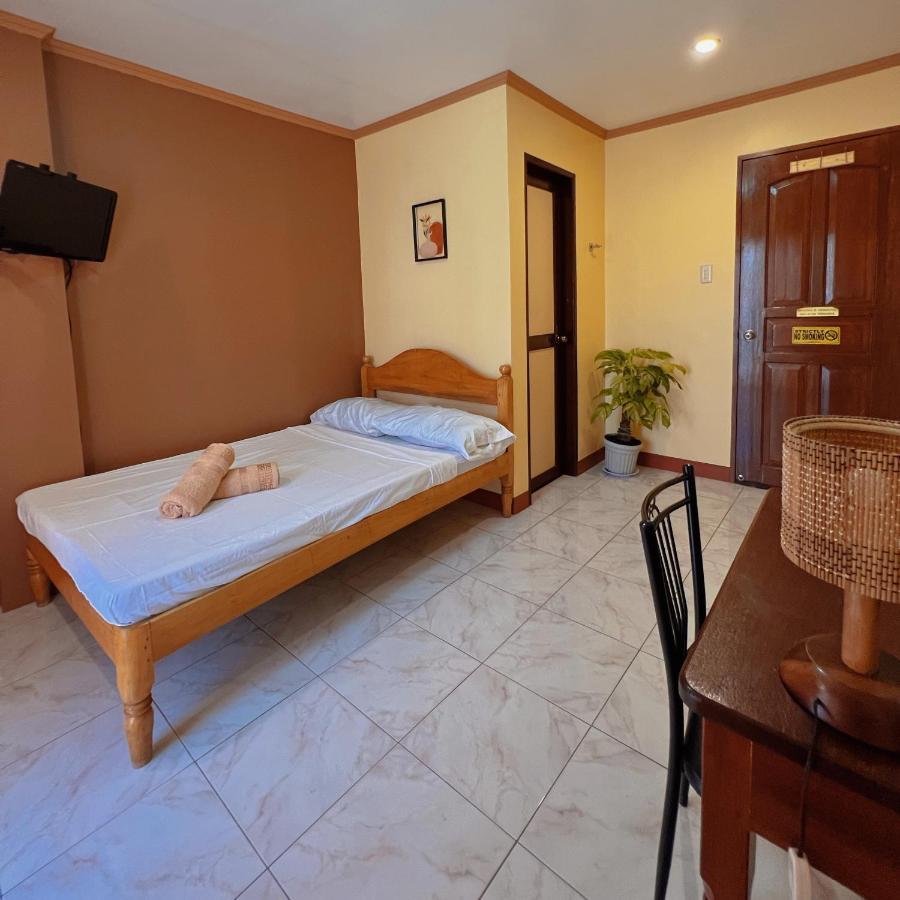 Balayong Pension Puerto Princesa Buitenkant foto