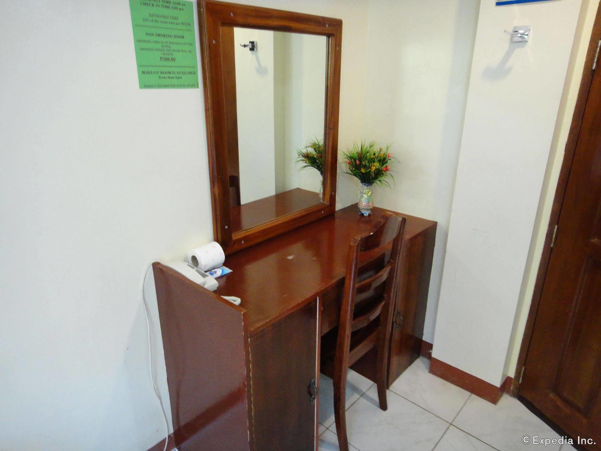 Balayong Pension Puerto Princesa Buitenkant foto